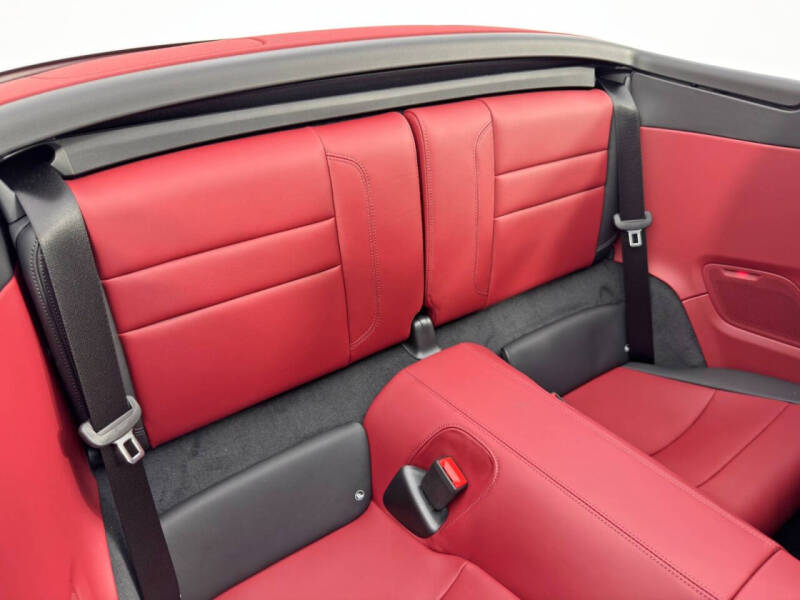 2025 Porsche 911 Carrera