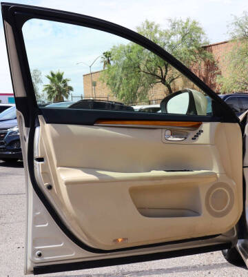 2013 Lexus ES 300h