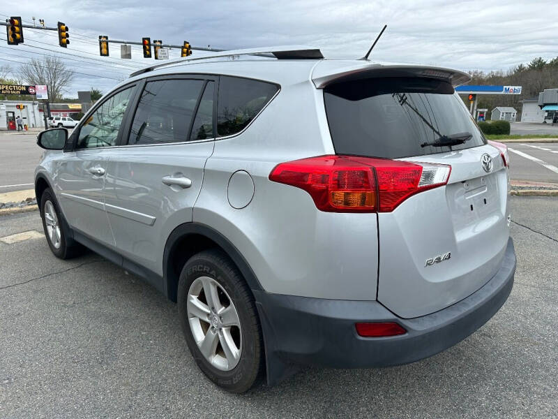 2014 Toyota RAV4 XLE photo 2