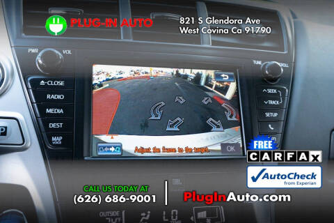 2013 Toyota Prius v Five