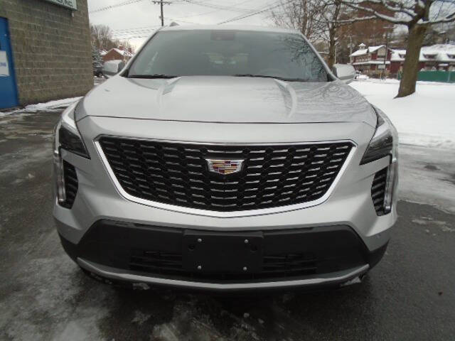 2022 Cadillac XT4 Premium Luxury