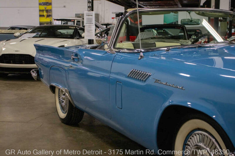1957 Ford Thunderbird