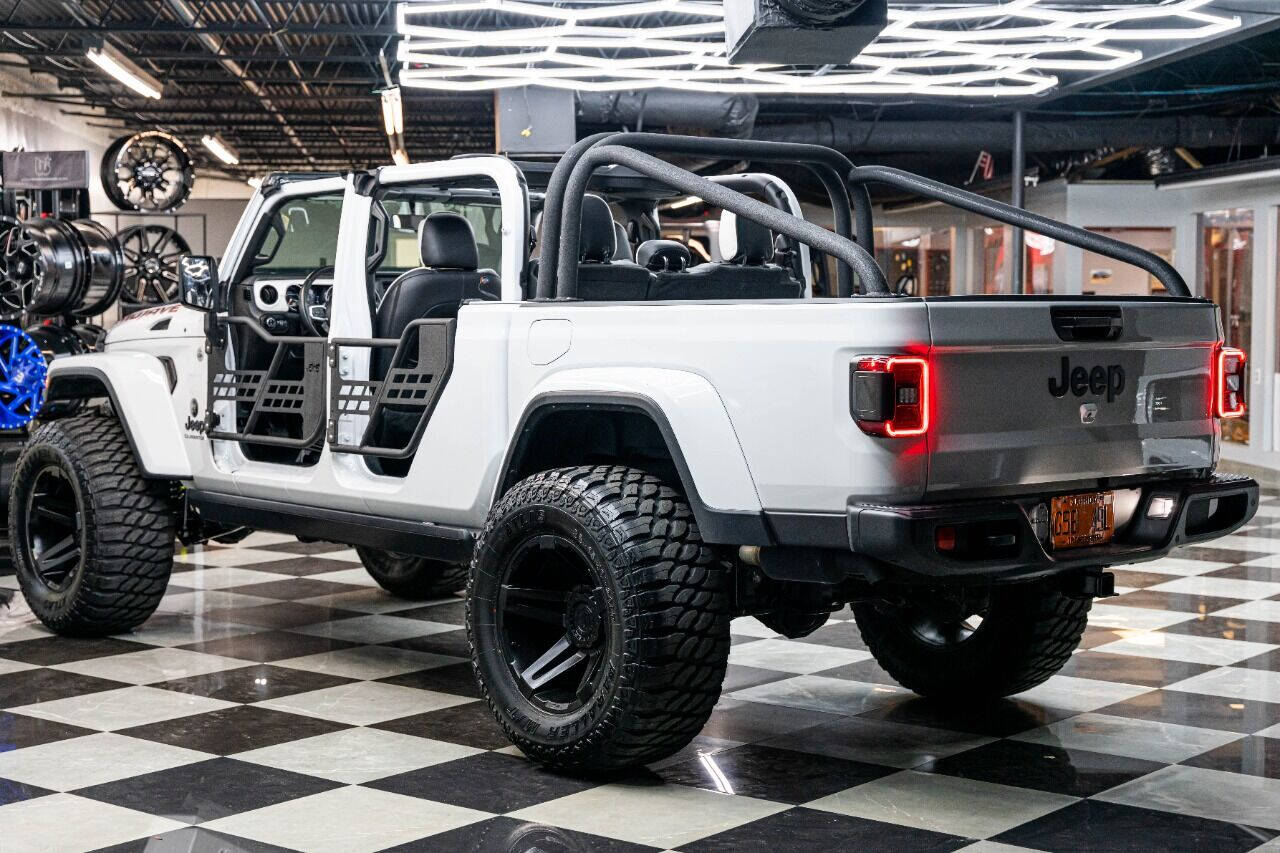 2020 JEEP Gladiator Pickup - $56,999