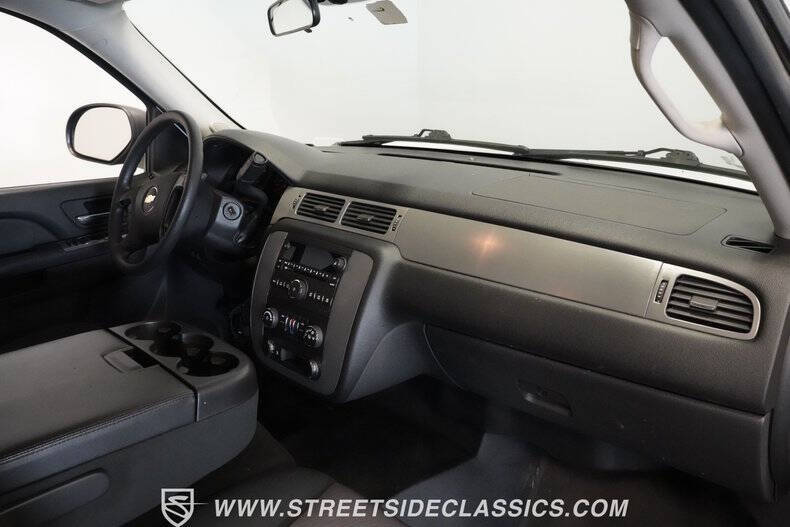 2011 Chevrolet Suburban Fleet 2500