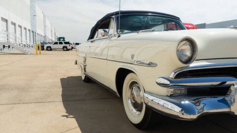 1953 Ford Crestline