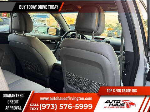 2011 Kia Sorento LX