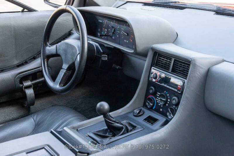 1981 DeLorean DMC-12