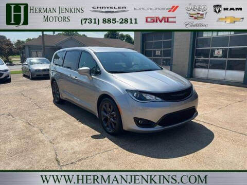 2019 Chrysler Pacifica for sale at CAR MART in Union City TN