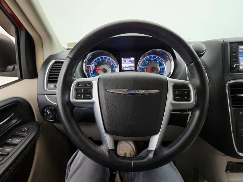 2013 Chrysler Town and Country Touring-L