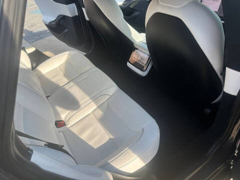 2022 Tesla Model S Plaid