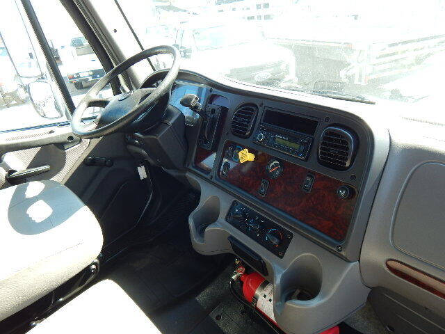 2016 Freightliner M2 106