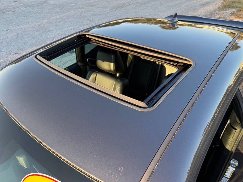 2017 Dodge Challenger SXT Plus