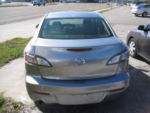 2013 Mazda MAZDA3 i SV