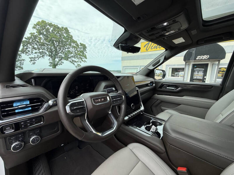 2025 GMC Yukon Elevation