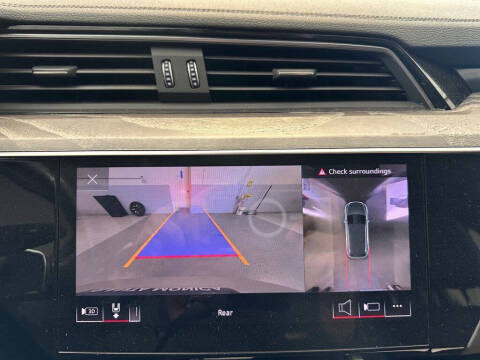 2021 Audi e-tron quattro Premium