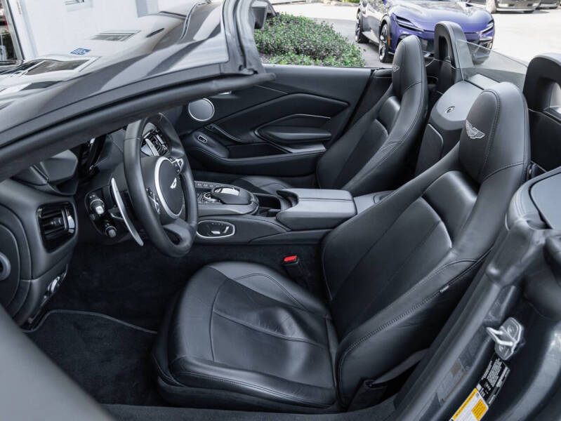 2021 Aston Martin Vantage