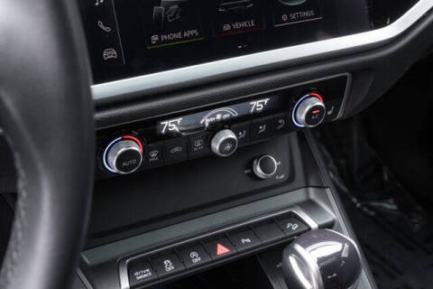 2022 Audi Q3 quattro S line Prem Plus 45 TFSI