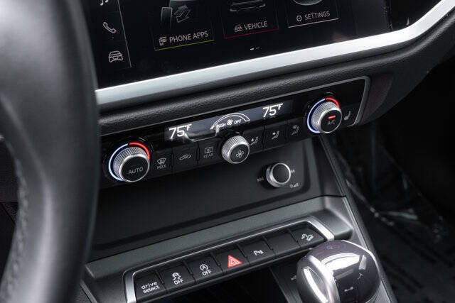 2022 Audi Q3 quattro S line Prem Plus 45 TFSI