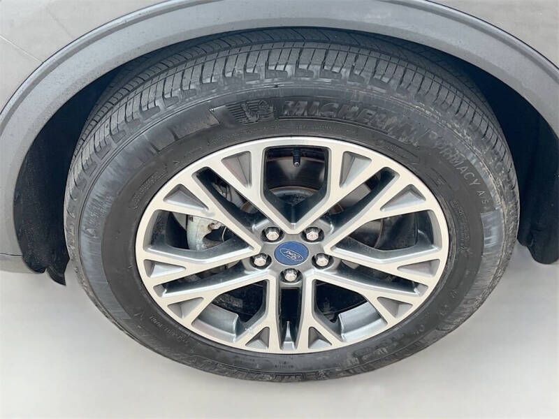 2020 Ford Escape SEL