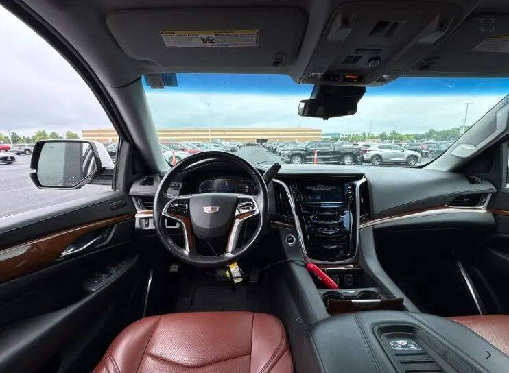 2019 Cadillac Escalade Luxury