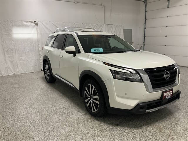 2023 Nissan Pathfinder Platinum