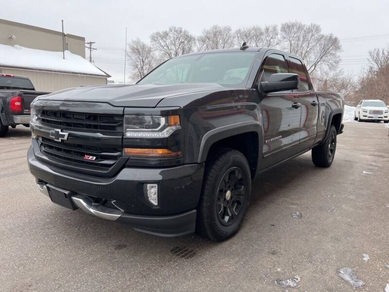 2018 Chevrolet Silverado 1500 for sale at MIDWEST CAR SEARCH in Fridley MN