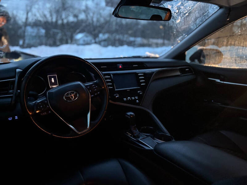 2020 Toyota Camry SE