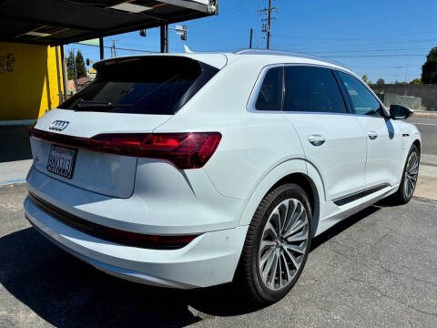 2019 Audi e-tron quattro Prestige