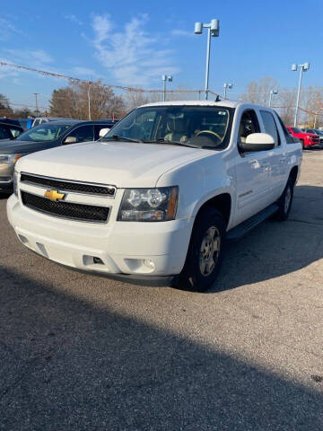 2012 Chevrolet Avalanche for sale at R&R Car Company in Mount Clemens MI