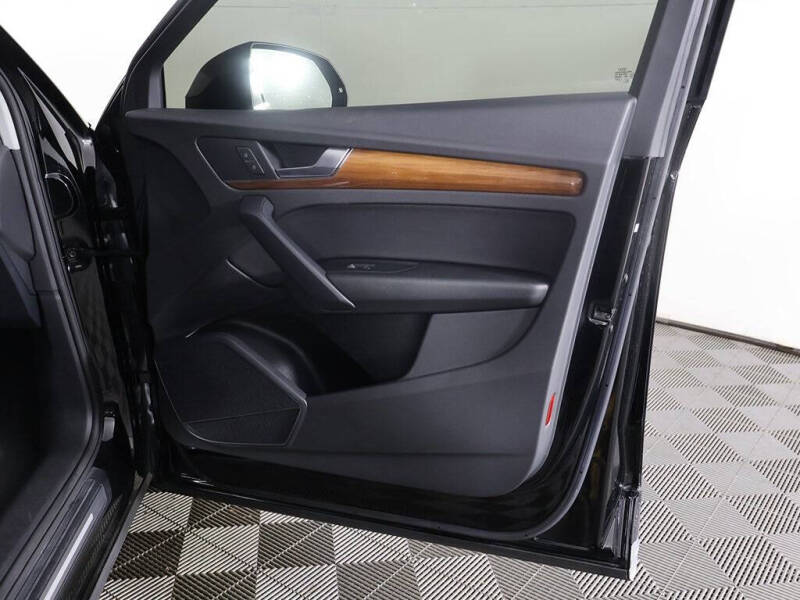 2023 Audi Q5 quattro Premium 40 TFSI