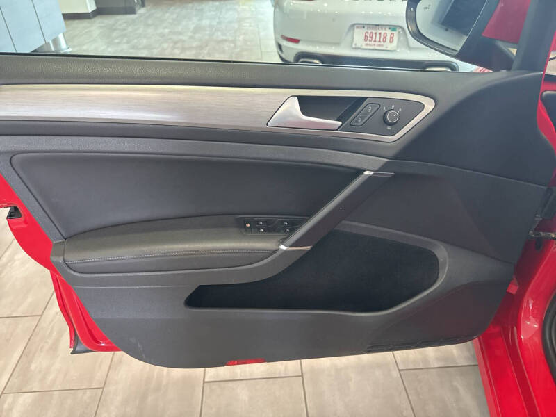 2017 Volkswagen Golf TSI Wolfsburg Edition