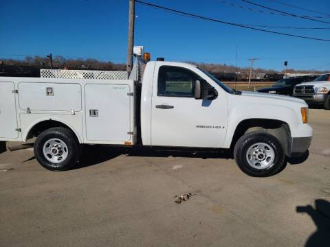2007 GMC Sierra 2500HD for sale at J & J Auto Sales in Sioux City IA