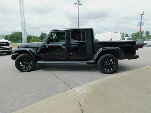 2024 Jeep Gladiator NightHawk