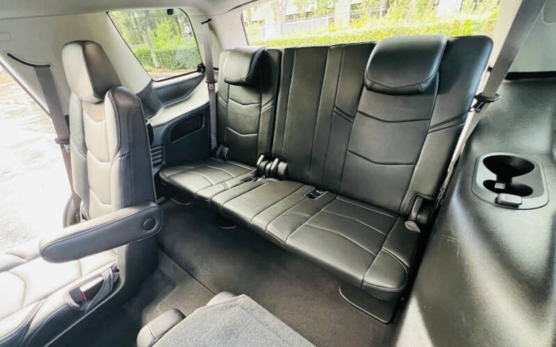 2017 Cadillac Escalade Luxury