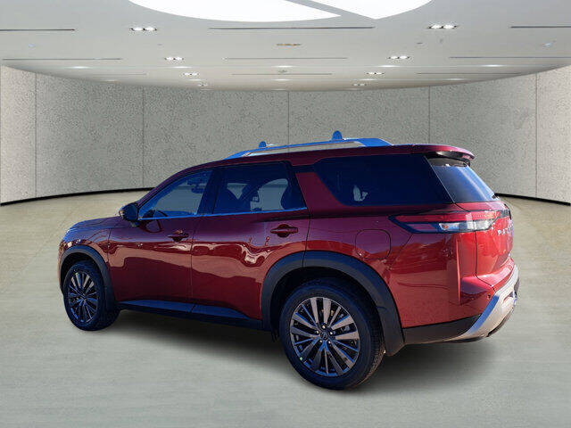 2024 Nissan Pathfinder SL
