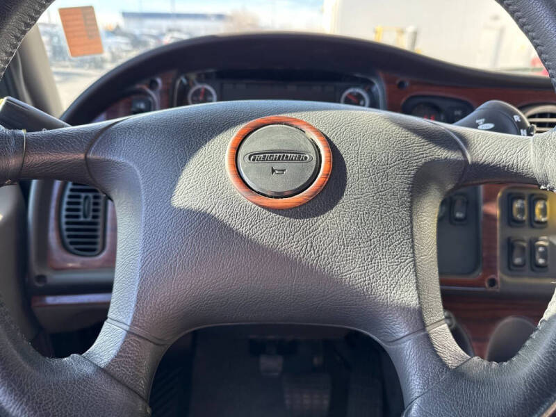 2007 Freightliner M2 106