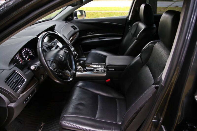 2016 Acura RLX w/Advance