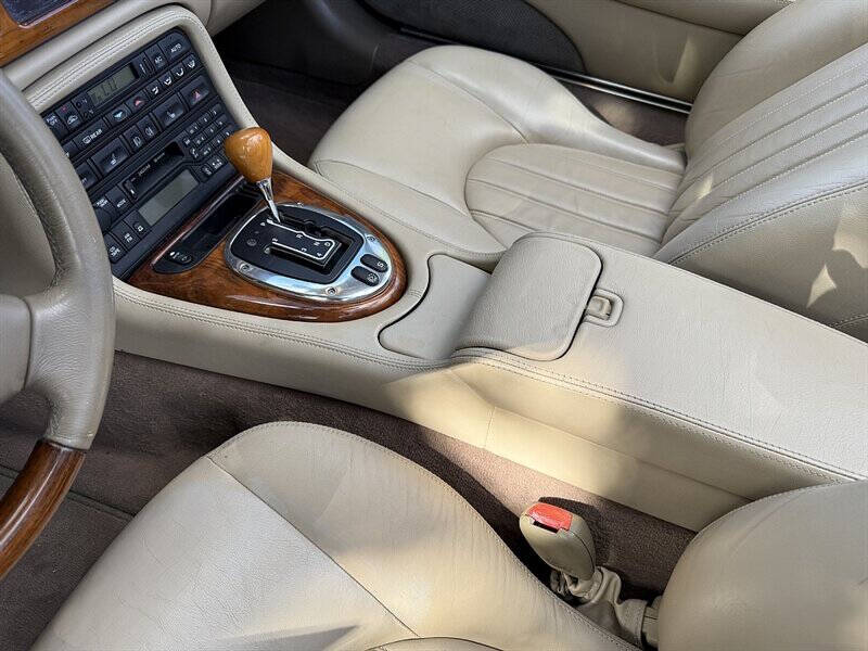 2005 Jaguar XK-Series 21