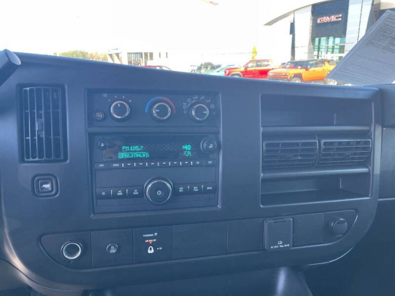 2023 GMC Savana 2500