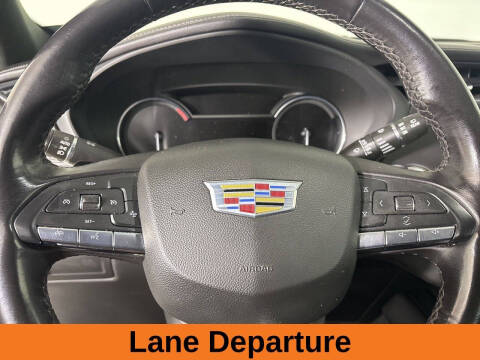 2022 Cadillac XT4 Premium Luxury