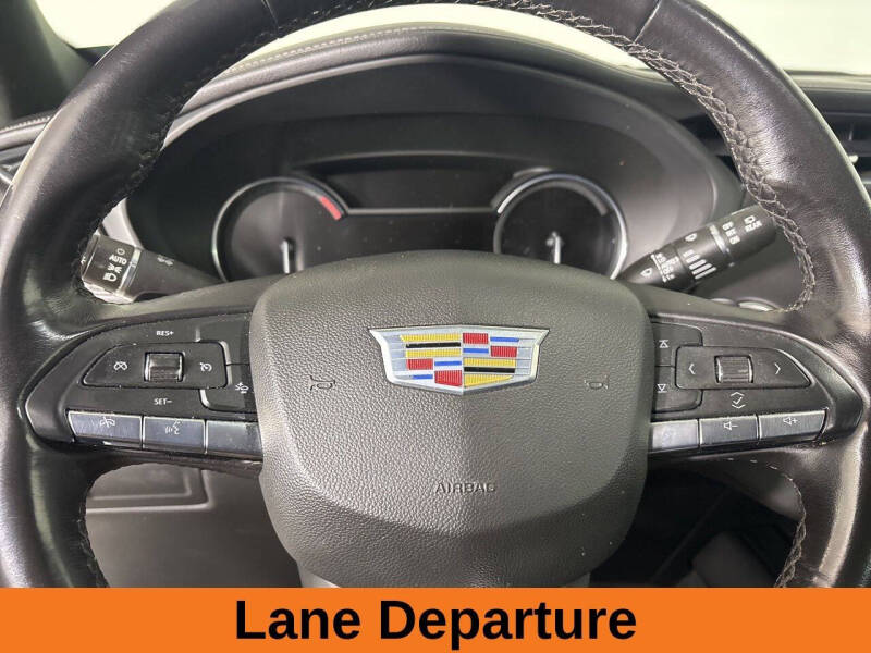 2022 Cadillac XT4 Premium Luxury