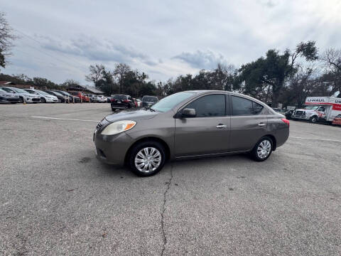2013 Nissan Versa 1.6 SV
