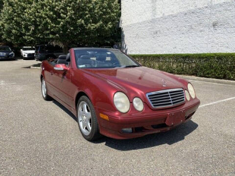 2001 Mercedes-Benz CLK for sale at Select Auto in Smithtown NY