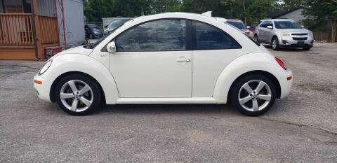 2008 Volkswagen New Beetle Triple White