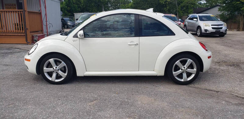 2008 Volkswagen New Beetle Triple White