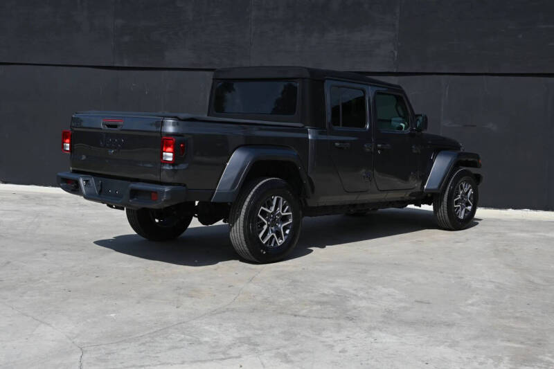 2024 Jeep Gladiator