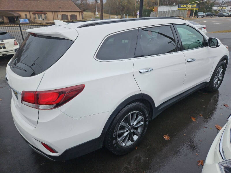 2017 Hyundai Santa Fe SE photo 7