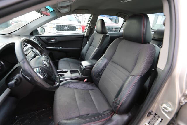 2017 Toyota Camry SE