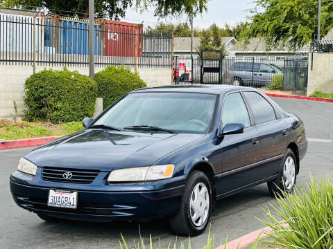 1997 Toyota Camry for sale at United Star Motors in Sacramento CA