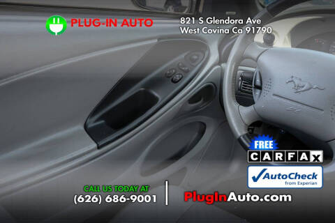 2004 Ford Mustang GT Deluxe